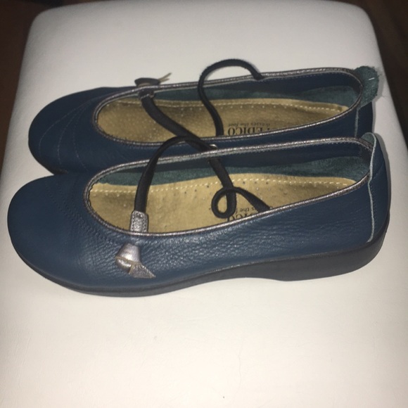 A’RCOPEDICO Blue Leather Mary Janes EUC 39 - Picture 4 of 8